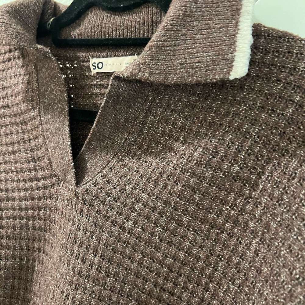 Collared Sweater - Picture 3 of 4